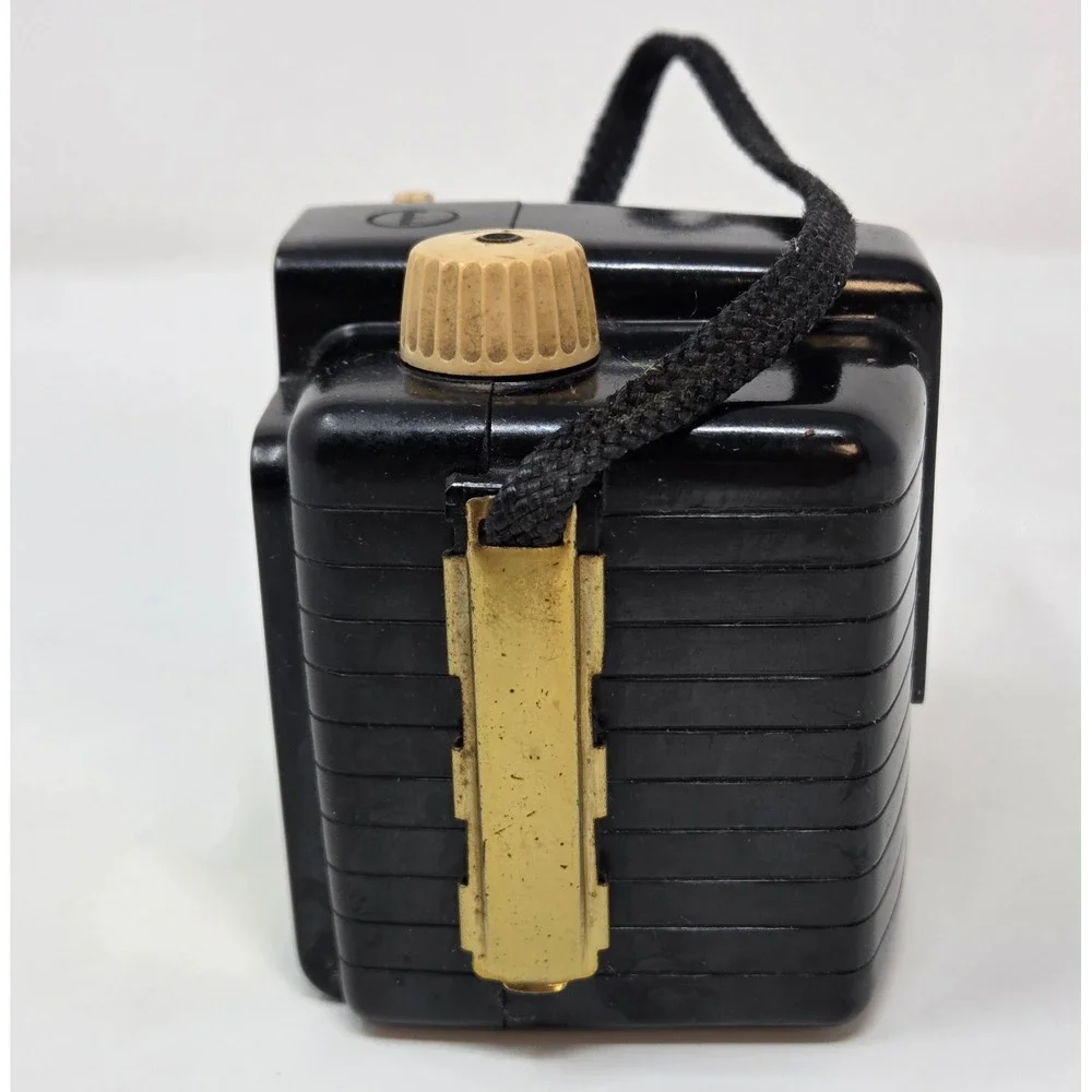 Vintage Kodak Brownie Bullet Camera Bakelite 127 Film Dakon Lens 1950s USA